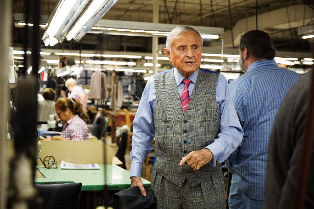 A boy who survived the Auschwitz refinery, to a master of Taylor's highest peak. 88-year old active ceremony "Fashion of making suit" [JAPANESE]